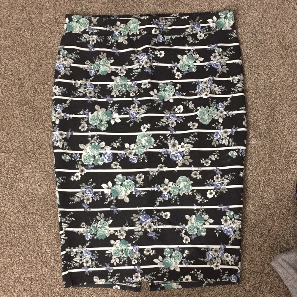 Plus size Torrid floral pencil skirt